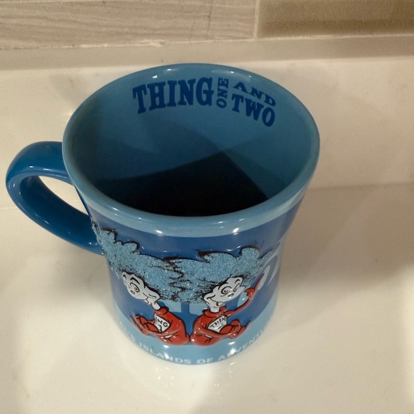 Universal’s Islands of Adventure Blue Dr. Seuss Thing 1 and Thing 2 Mug 2006 - Picture 6 of 8